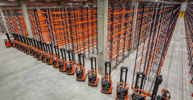 Toyota equipped the entire warehouse with racking solutions. 